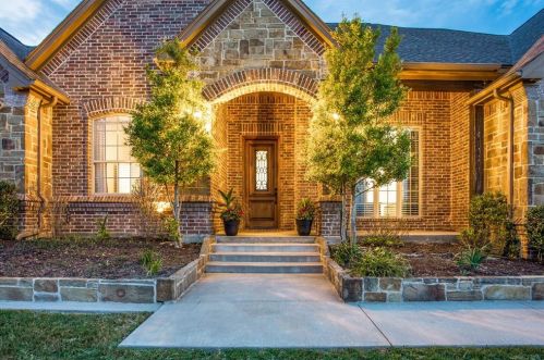 4673 Mustang Creek Ct, Fort Worth TX  76126-5490 exterior