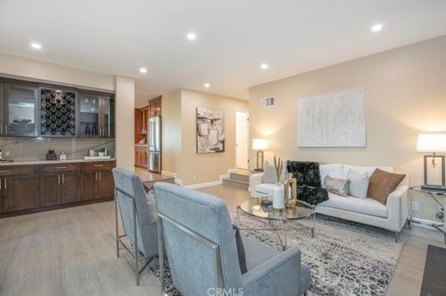 815 Moorside Dr, Glendale CA  91207-1135 exterior