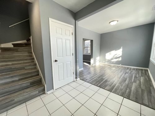 2622 Luther St, Chicago, IL 60608-4618