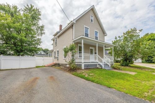 8 Desmarais Ave, Derry, NH 03038-2583