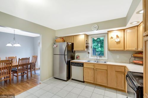2025 Bluestone Ln, Saint Paul MN  55122-2830 exterior