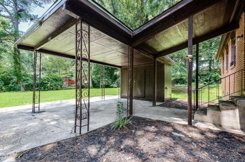 1902 Hickory Rd, Atlanta GA  30341-3230 exterior