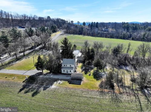 84 Stump Ln, New Schaefferstown, PA 19506-9579