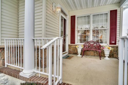 17 Rolling Meadows Blvd, Tinton Falls, NJ 07712-8529