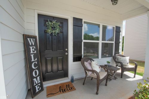 219 Creekside Manor Dr, Thomaston, GA 30286-3854