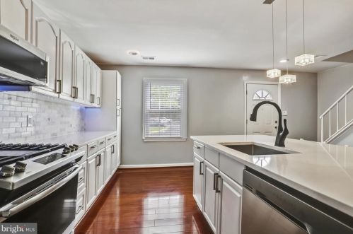 9270 Sprucewood Rd, Springfield VA  22015-3559 exterior