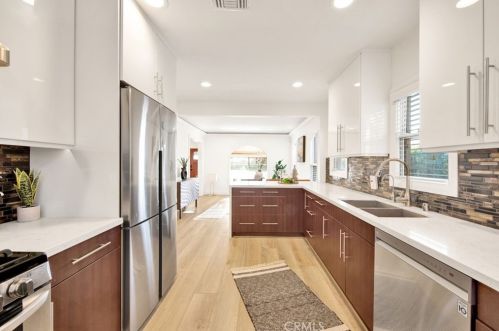 1755 Glenwood Rd, Glendale CA  91201-1543 exterior