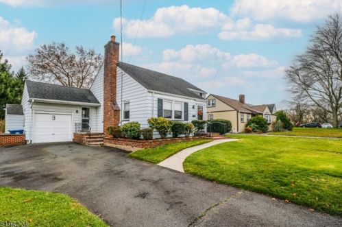 3 Orchard Ter, Clark, NJ 07066-2828