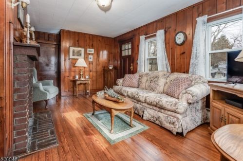 102 Vail St, Hackettstown NJ 07840-1220 exterior