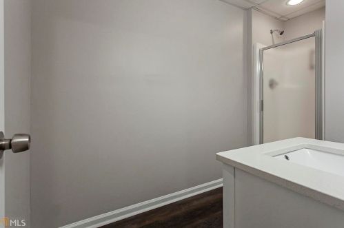 810 Mabry Rd, Atlanta GA  30328-2662 exterior