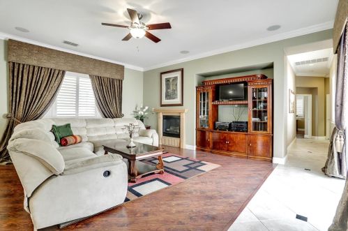8444 Greentrails Way, Elk Grove, CA 95624-4501