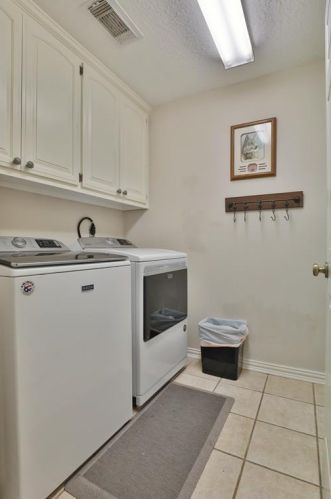 638 Wagon Wheel Trl, Angleton TX 77515-2733 exterior