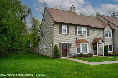 13 Heritage Ter, Jackson Twp, NJ 08527-2238