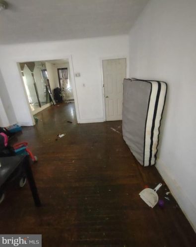 2204 69th St, Philadelphia, PA 19142-1814