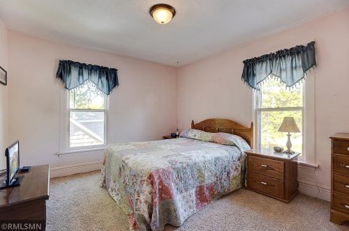 863 Bidwell St, Saint Paul MN  55118-5719 exterior