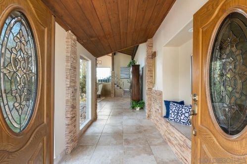 13502 Orchard Gate Rd, Poway, CA 92064-2124