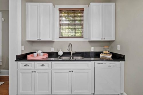 1901 David St, Austin TX  78705-4666 exterior