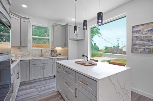 3104 16th St, Austin TX  78702-1608 exterior