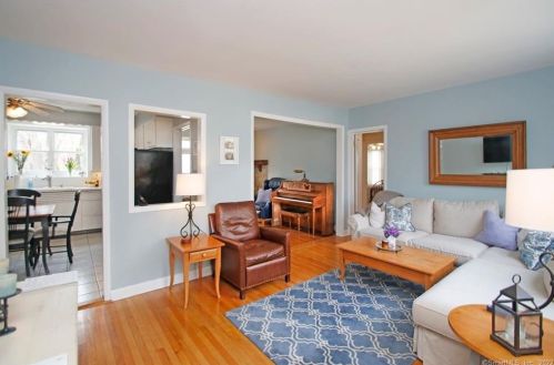 55 Walnut Ave, Huntington CT  06484-2947 exterior