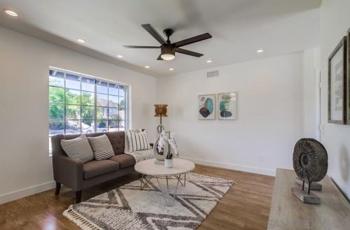 1376 Darwin Dr, Oceanside CA  92056-6618 exterior