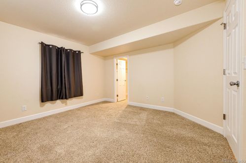 280 Elk Ct, Aurora CO 80016-4104 exterior