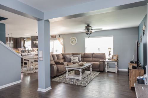 654 Marcello Dr, Pingree Grove, IL 60140-5613