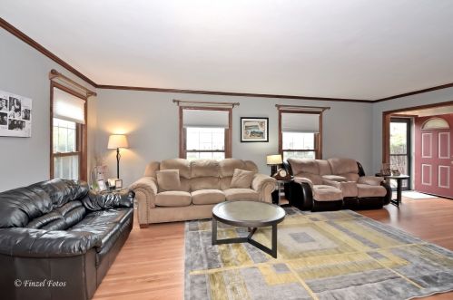 171 Grove Ave, Pingree Grove, IL 60140-9667