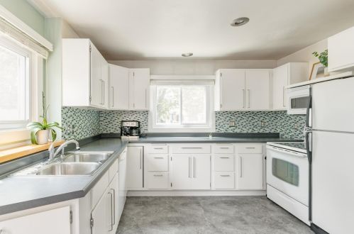 1462 Hazel St, Saint Paul MN  55119-4221 exterior