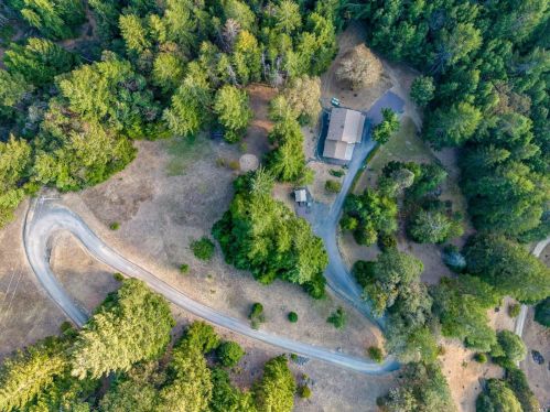 4050 Williams Ranch Rd, Willits, CA 95490-3557