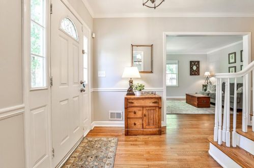 7225 Hunters Branch Dr, Atlanta GA  30328-1718 exterior