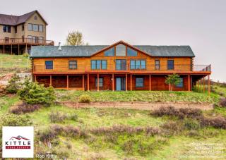 6108 Blue Spruce Dr, Bellvue CO  80512-5687 exterior