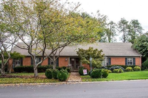 1937 Maylin Dr, Salem, VA 24153-7119
