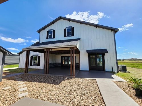 526 Angus Trl, Angleton TX 77515-9833 exterior