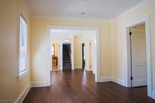 22 Grove St, Cranford, NJ 07016-2928