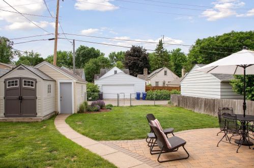 2106 Highland Pkwy, Saint Paul MN  55116-1311 exterior