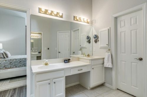 3827 Azure Ln, Addison TX 75001-3105 exterior