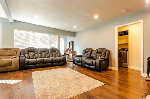 220 Bullis Rd, Compton, CA 90221-0028