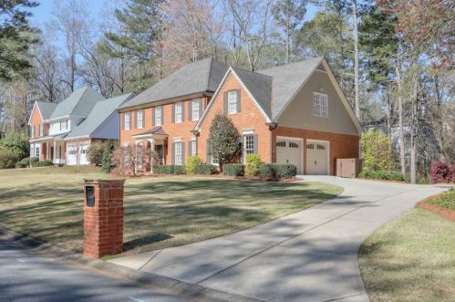 1965 River Forest Dr, Marietta, GA 30068-1520