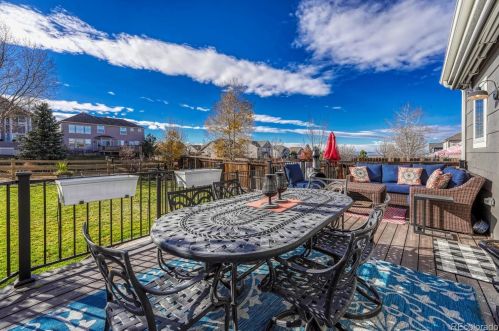 6051 Valdai Way, Aurora CO 80015-6521 exterior