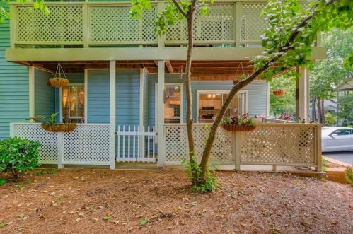 6824 Glenridge Dr, Atlanta, GA 30328-2678