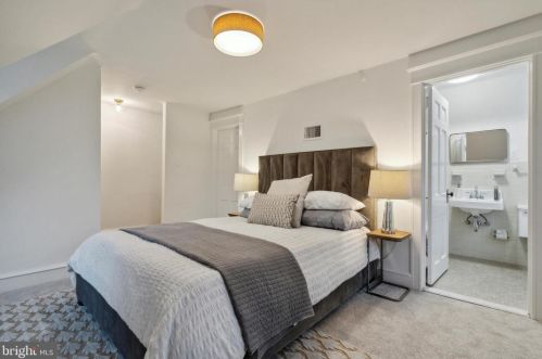 426 Durham St, Philadelphia PA  19119-1222 exterior