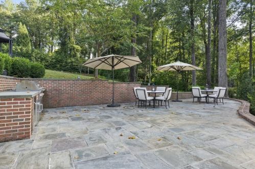 2860 Habersham Rd, Atlanta GA  30305-2959 exterior