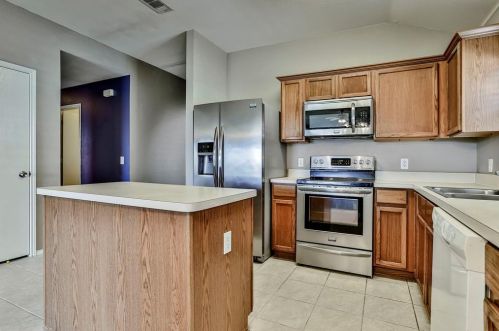 8232 Rnch Hand Trl, Fort Worth TX  76131-5365 exterior