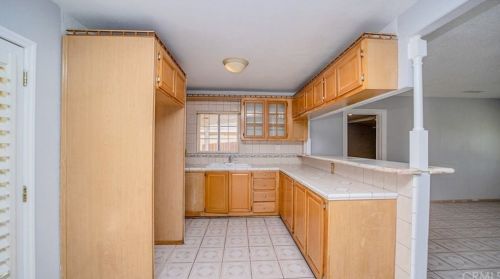 3844 Lofton Pl, Riverside CA  92501-1810 exterior