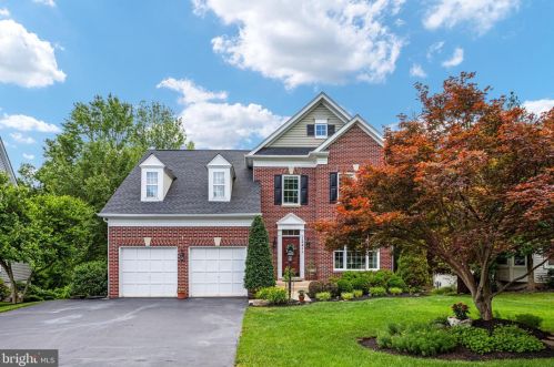 12211 Hoop Ct, Bristow, VA 20136-1904