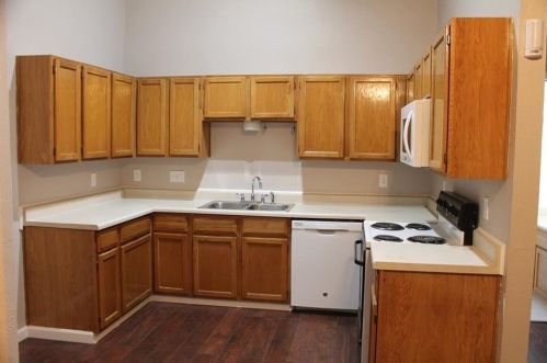 310 Amberway Ln, Garland TX  75040-3702 exterior