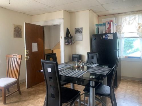 28 Clematis St, Providence, RI 02908-4110