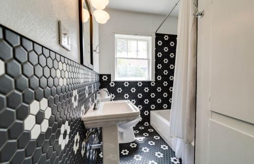 2201 5th Ave, Fort Worth TX  76110-1970 exterior