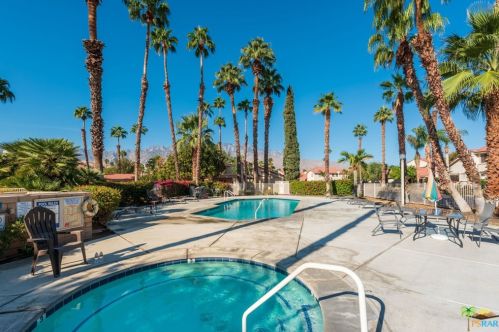 2010 Golf Club Dr, Palm Springs, CA 92264-6270