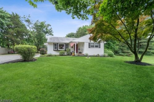 279 Mountain Rd, Lebanon, NJ 08833-5029